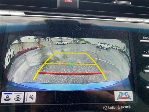 Used 2019 Toyota Camry XLE FWD image 13