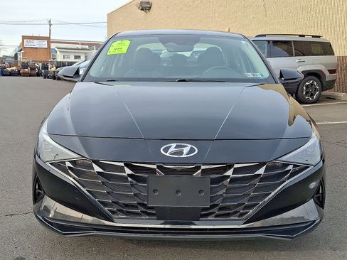 Used 2022 Hyundai Elantra Limited w/ Cargo Package image 2