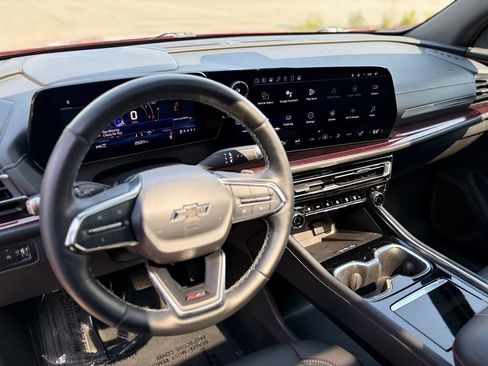 Used 2024 Chevrolet Traverse Z71 AWD/4WD image 10
