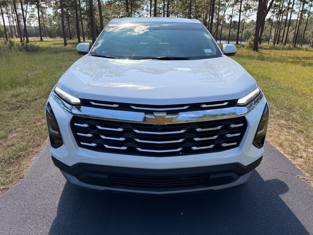 New 2027 Chevrolet Equinox LT w/ Safety and Technology Package FWD image 8