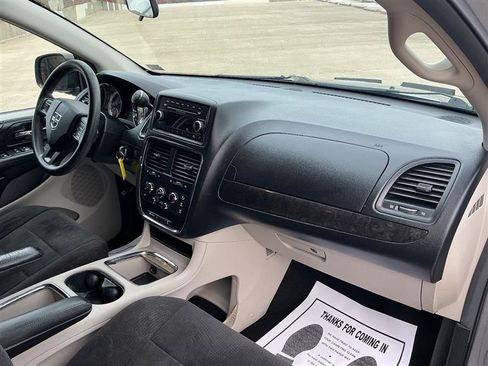 Used 2013 Dodge Grand Caravan SXT image 24