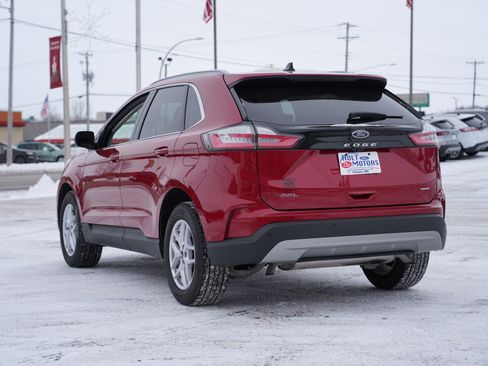 Used 2024 Ford Edge SEL w/ Convenience Package image 6