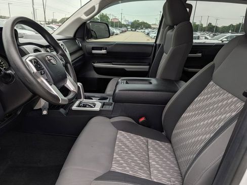 Used 2019 Toyota Tundra SR5 w/ SR5 Upgrade Package AWD/4WD image 26