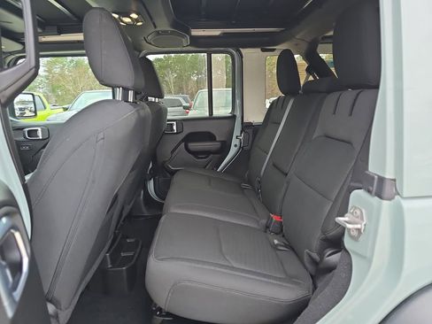 Used 2023 Jeep Wrangler Unlimited w/ Sun & Screen Package image 20