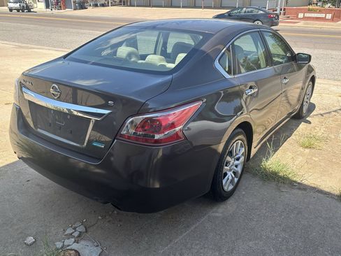 Used 2013 Nissan Altima 2.5 S FWD image 4