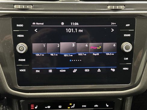 Used 2022 Volkswagen Tiguan SE AWD/4WD image 17