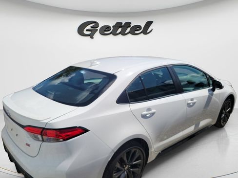 Used 2026 Toyota Corolla SE FWD image 3