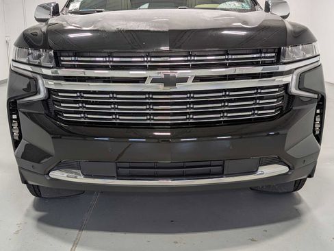 Used 2023 Chevrolet Tahoe Premier AWD/4WD image 2