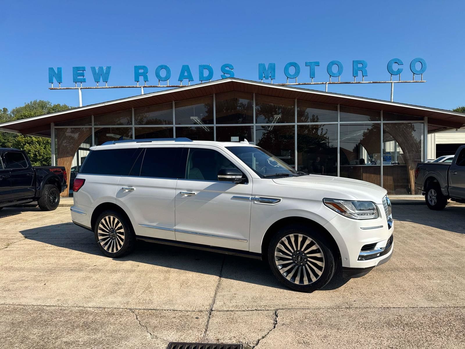 Used 2019 Lincoln Navigator Reserve AWD/4WD image 1