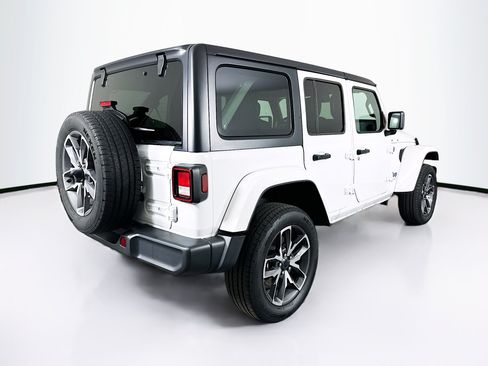 Used 2024 Jeep Wrangler Unlimited w/ Convenience Group AWD/4WD image 9