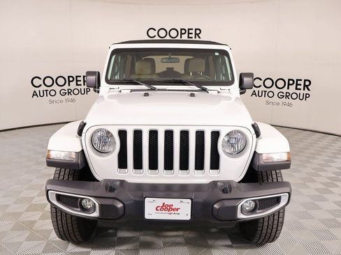 Used 2021 Jeep Wrangler Unlimited Sahara w/ Cold Weather Group AWD/4WD image 9