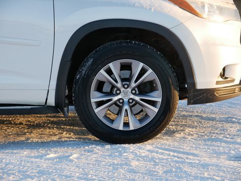 Used 2015 Toyota Highlander XLE image 8