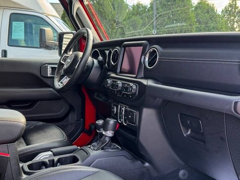 Used 2023 Jeep Wrangler Unlimited Sahara w/ Cold Weather Group AWD/4WD image 13