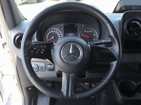 Used 2025 Mercedes-Benz Sprinter 2500 image 26