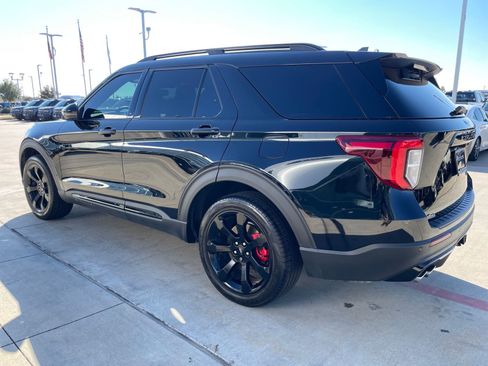 Used 2023 Ford Explorer ST w/ Equipment Group 401A image 3