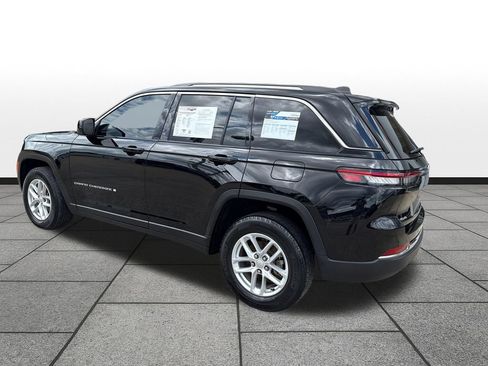 Used 2024 Jeep Grand Cherokee Laredo AWD/4WD image 3