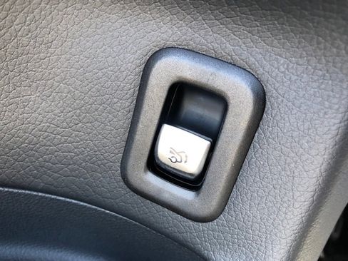 Used 2022 Mercedes-Benz GLC 300 GLC 300 w/ Premium Package Lite image 14