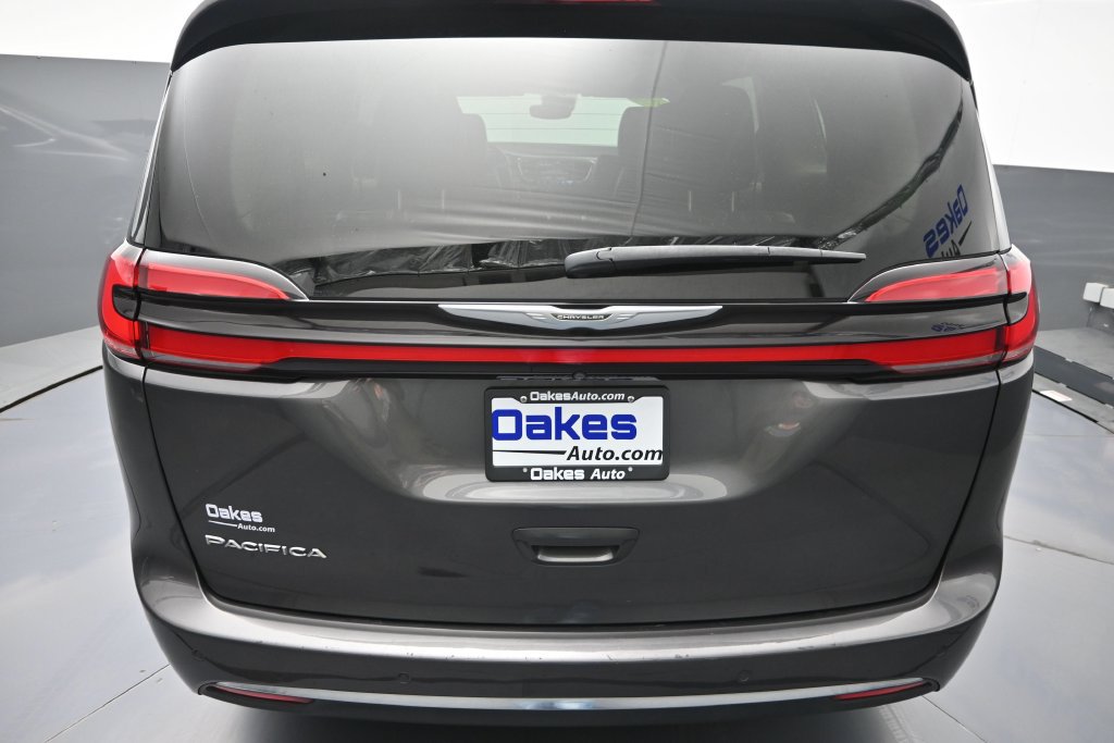 Used 2023 Chrysler Pacifica Touring-L FWD image 31