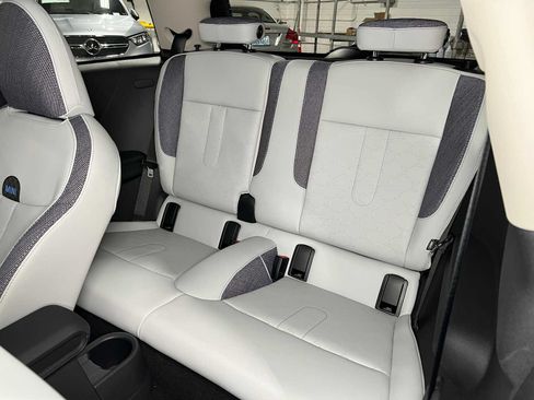 Used 2026 MINI Cooper 2-Door Hardtop FWD image 23