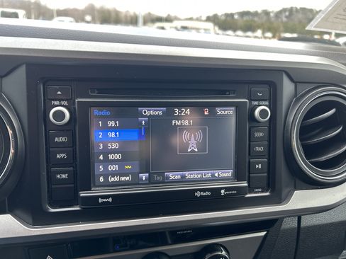 Used 2018 Toyota Tacoma SR5 image 22