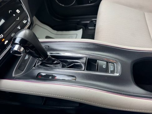 Used 2017 Honda HR-V EX image 42