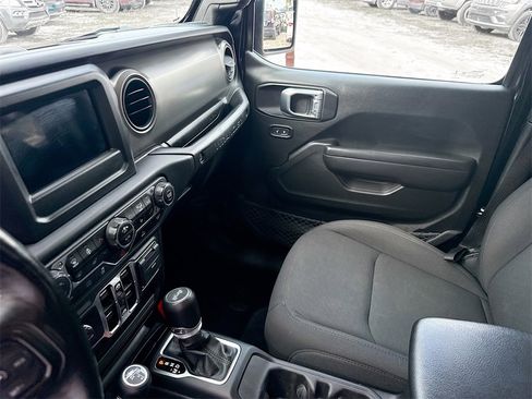 Used 2023 Jeep Wrangler Unlimited w/ Cold Weather Group image 25