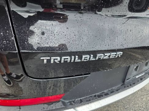 Used 2023 Chevrolet TrailBlazer LT FWD image 10