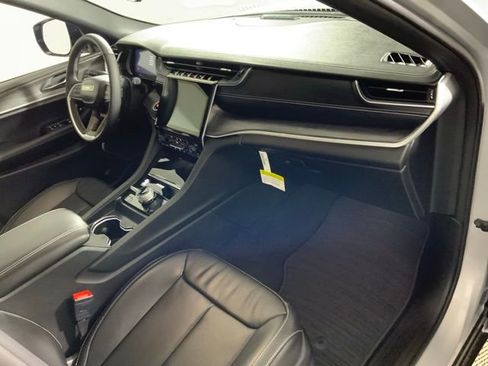 Used 2024 Jeep Grand Cherokee Limited 4xe w/ Luxury Tech Group II image 23