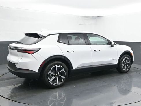 New 2026 Chevrolet Equinox EV LT image 10