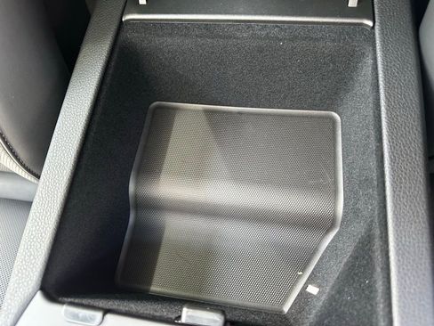 Used 2025 Porsche Cayenne E-Hybrid Coupe image 30