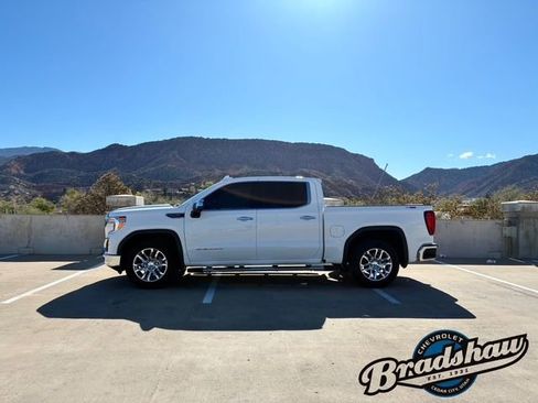 Used 2021 GMC Sierra 1500 SLT w/ SLT Premium Package AWD/4WD image 4