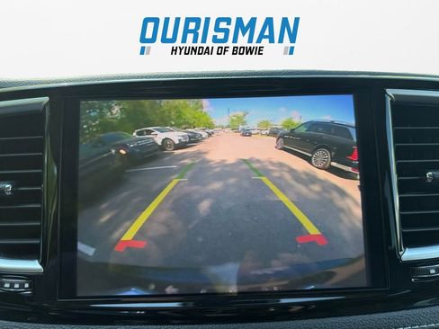 Used 2023 Chrysler Pacifica Limited image 18