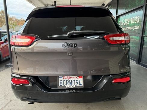 Used 2018 Jeep Cherokee Latitude image 14