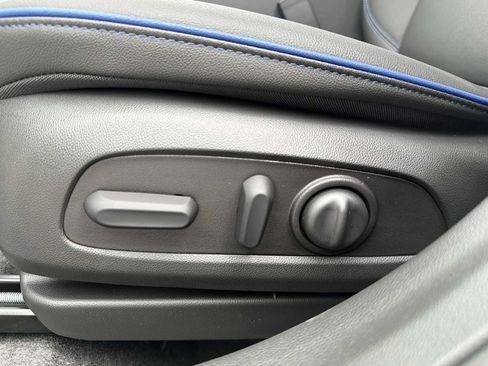 New 2026 Buick Envista Sport Touring w/ Convenience I Package FWD image 19
