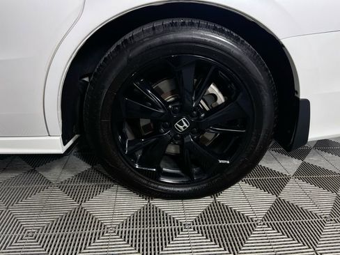 Used 2024 Honda Odyssey Sport image 12