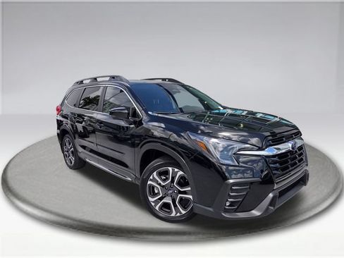 Used 2025 Subaru Ascent Limited AWD/4WD image 3
