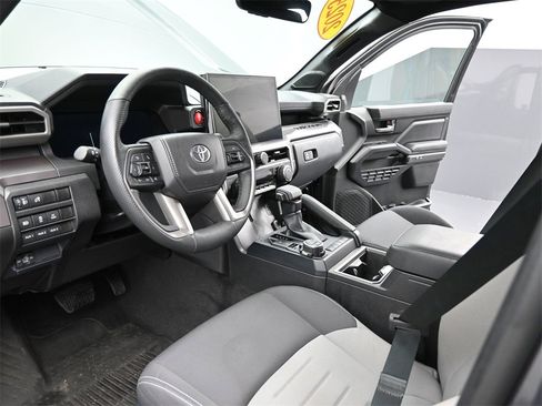 Used 2025 Toyota Tacoma TRD Off-Road w/ TRD Off Road Upgrade Package image 18