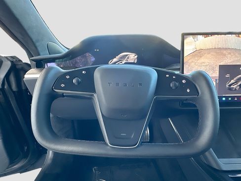 Used 2022 Tesla Model S Plaid image 10