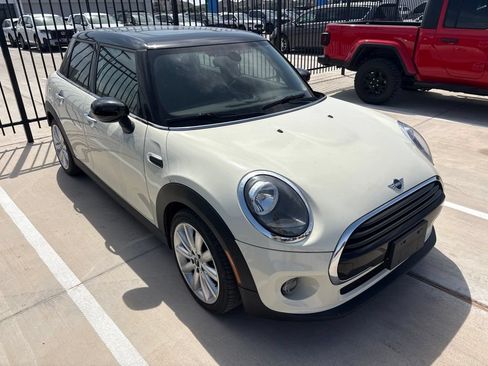 Used 2020 MINI Cooper 4-Door Hardtop FWD image 2