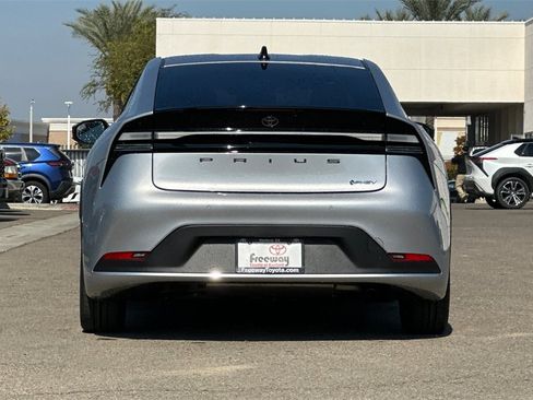 New 2026 Toyota Prius SE image 5