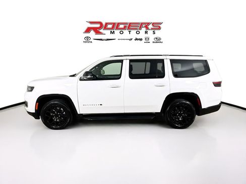 Certified 2025 Jeep Wagoneer 4WD image 4