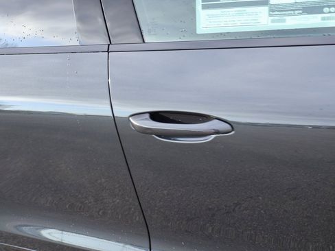 New 2026 Porsche Macan image 16