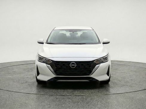 Used 2025 Nissan Sentra SV image 2