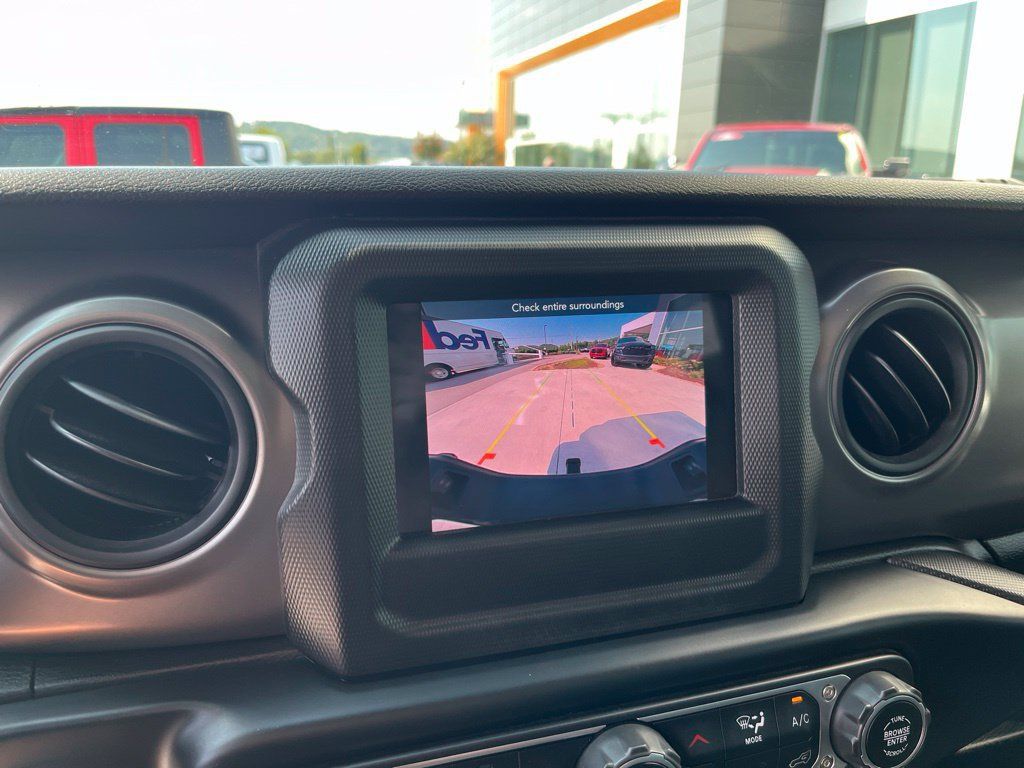 Used 2023 Jeep Gladiator Mojave AWD/4WD image 11