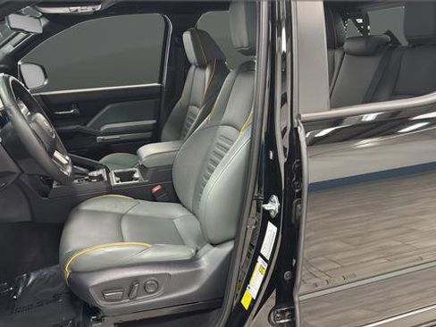 Used 2024 Toyota Tacoma Trailhunter image 9