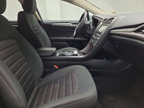 Used 2020 Ford Fusion SE FWD image 21