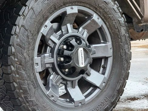 Used 2023 Ford F250 Lariat w/ Sport Appearance Package AWD/4WD image 14