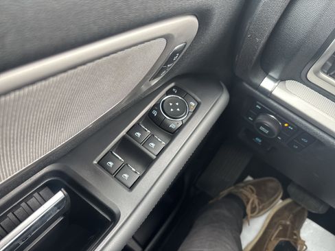 Used 2025 Ford Expedition Active image 17