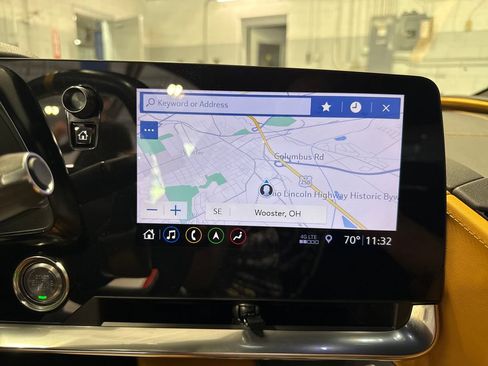Used 2020 Chevrolet Corvette Stingray Preferred Cpe w/ 2LT Preferred Equipment Group RWD image 16