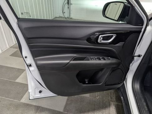 Used 2026 Jeep Compass Limited AWD/4WD image 12